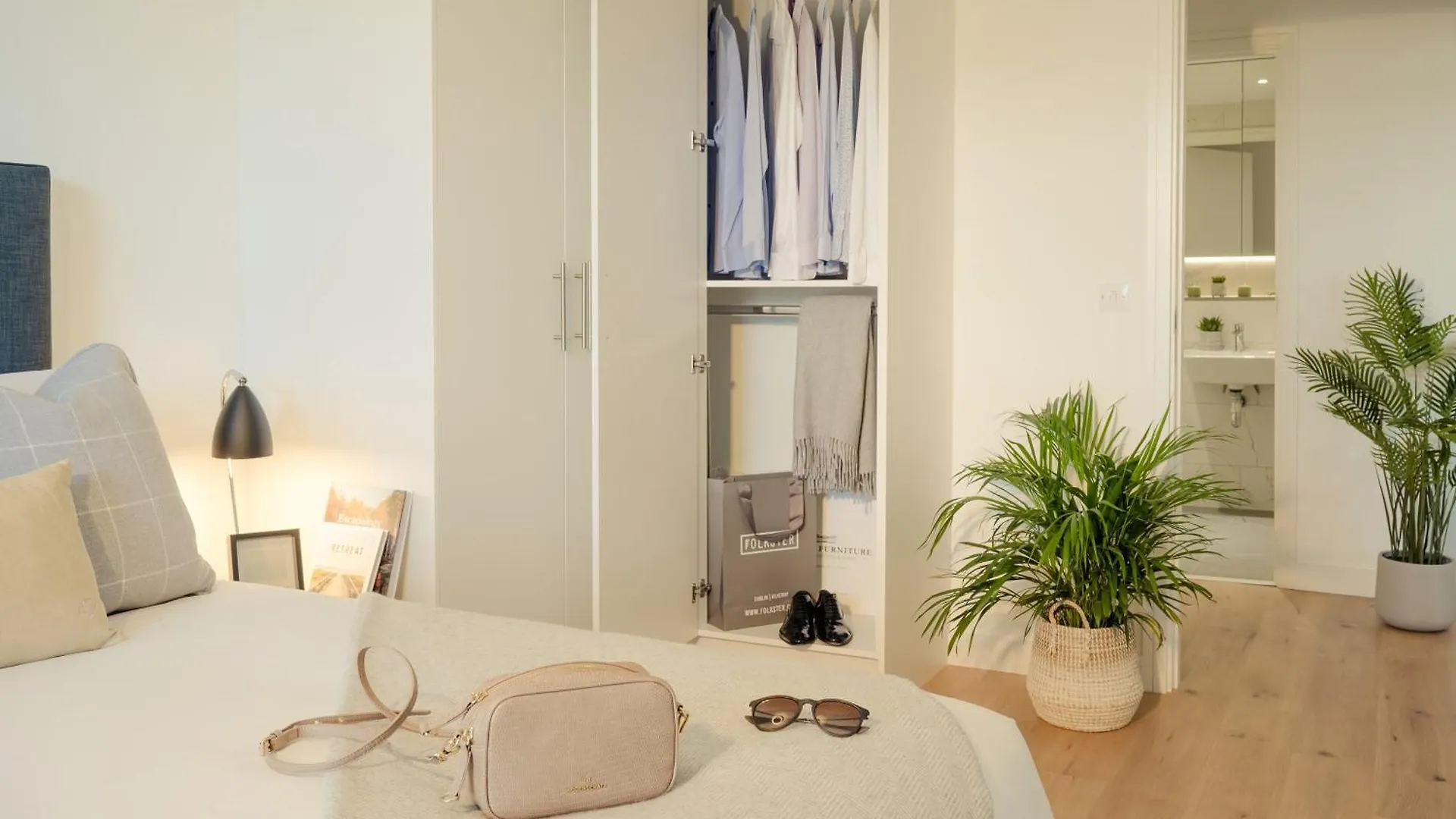 Luxury 2 Bed Apartment Cherrywood Dublin 18 0*,